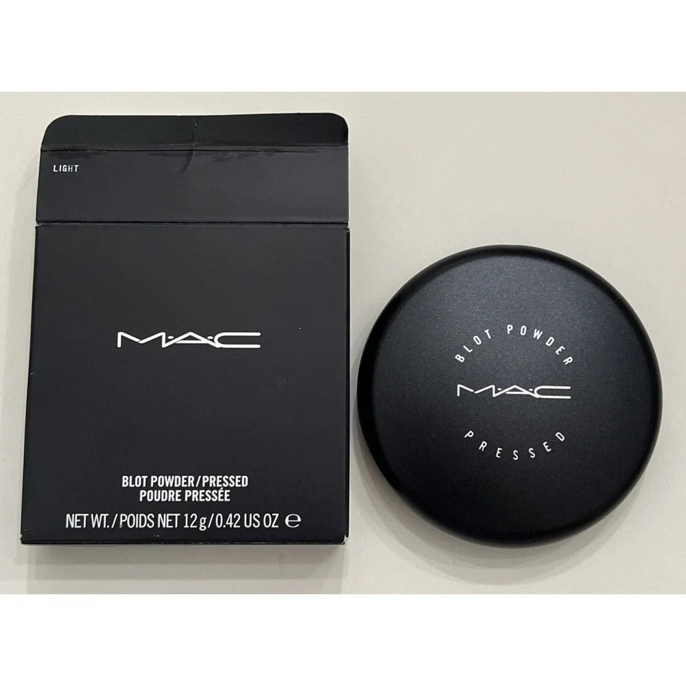 MAC - BLOT POWDER/PRESSED - LIGHT (NIB)